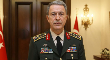 Hulusi Akar’dan hava harekatı açıklaması: ‘Sınıra 140 km mesafedeki Asos'ta vuruldular!’