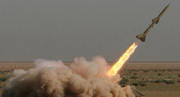 Husiler havalimanını vurdu kriz derinleşiyor: ABD ve İngiltere ile savaş başlayabilir