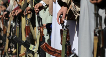 Husiler Suudi Arabistan'a İHA ve Balistik Füzeyle Saldırdı