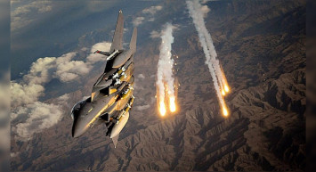 Husilerden Kızıldeniz'de ABD-İngiliz savaş filosuna karşı saldırı