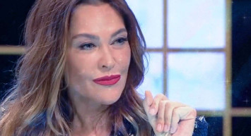 Hülya Avşar kimdir, evli mi ve nereli? Hülya Avşar kaç yaşında?