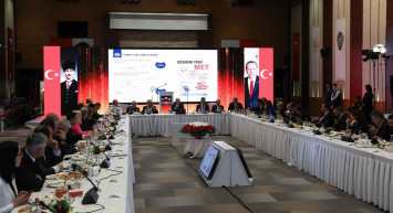 İçişleri Bakanı Uyuşturucuyla Mücadele Toplantısı'nda gazetecilerle bir araya geldi