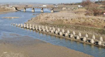İki baraj resmen kurudu! Tarihi savunma hattı ortaya çıktı