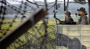 İki ülke arasında gerilim arttı: Askerler sınırı geçti