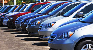 İkinci el araba fiyatları düşecek mi, yükselecek mi? Fiyatlar yükselecek korkusu ve kayıt dışı korkusu ikinci el pazarını sardı