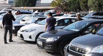 İkinci el otomobilde bayram hareketliliği: Ev alamayan arabaya yöneliyor