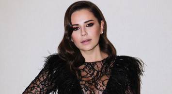 İkinci kez anne olacağının müjdesini duyuran güzel şarkıcı Merve Özbey bebeğinin cinsiyetini ve ismini duyurdu