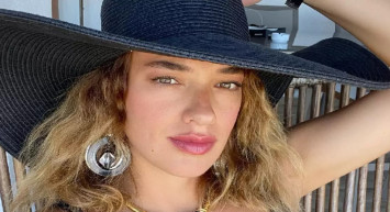 İkinci kez anne olmaya hazırlanan Seda Bakan halk plajında! Güzel anne Seda Bakan'dan deniz görüntüleri