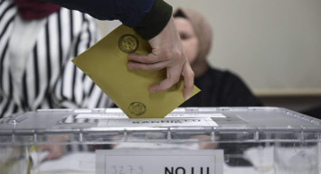 İkinci tur oy işlemleri başlıyor: YSK 73 ülkede sandık kuracak