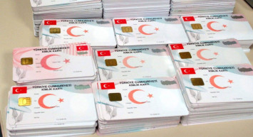 İletişim Başkanlığı çıkan iddiaları yalanladı: Ehliyet ve kimlik yenileme tarihi yeniden açıklandı