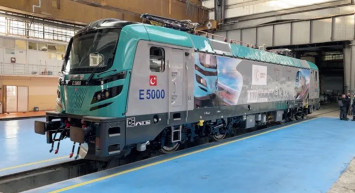 İlk yerli ve milli elektrikli anahat lokomotifi! Başkan Erdoğan emri ile raylara iniyor