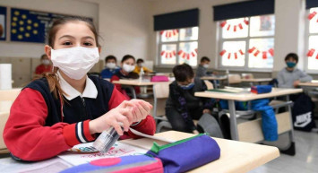 İlkokullarda devamsızlığı 30 günü geçen öğrenciler sınıf tekrarı yapıyor mu? İlkokul ve ortaokullarda devamsızlıktan sınıf tekrarı var mı? İlkokul ve ortaokullarda devamsızlık hakkı