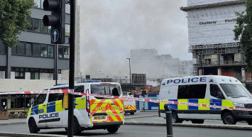 İngiltere kabusu yaşıyor! Londra Köprüsü metro istasyonunun yakınında yangın çıktı!