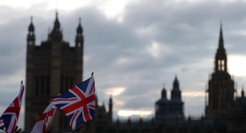 İngiltere’de 14 yıl sonra gelen zafer: İktidarın başına İşçi Partisi geçti