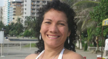 İnsanları Uzaylıların Yarattığını İddia Eden Kadın Göğüslerini Kapatmayı Reddetti! Para Cezasına Çarptırıldı