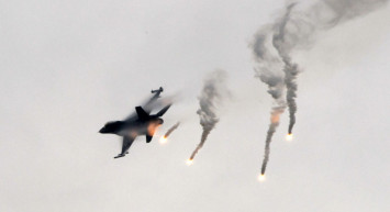 Irak karargahına hava saldırısı düzenlendi: Bölgede büyük çapta yangın çıktı