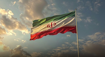 “İran’dan Sert Uyarı: Hürmüz Boğazı Kapalı, Geçiş Yapan Gemilere Ciddi Karşılık”