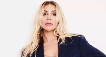 İrem Derici şaşırtmaya devam ediyor! Ünlü şarkıcı Derici'den uçakta ağda paylaşımı geldi! Bu kadarı da olmaz dedirten paylaşım