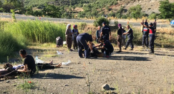 İşçileri taşıyan otobüs şarampole yuvarlandı ortalık savaş alanına döndü