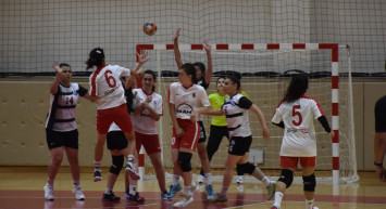 İşitme Engelliler Hentbol Kadınlar Müsabakası Karabük'te Başladı