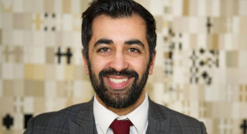 İskoçya’nın ilk müslüman başkanı oldu: Bir başarı öyküsü Hamza Yusuf