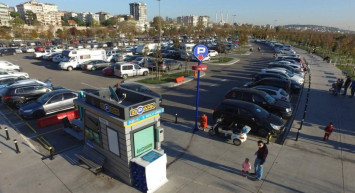 İSPARK otoparkında sistem arızası: Görevli vatandaşlardan 100 lira istedi