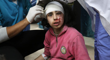 İsrail, 6 ay sonra Gazze’ye insani yardım geçişine izin verdi!