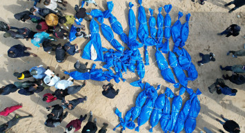 İsrail barbarlığına devam ediyor: Gazze'deki toplu mezarlığı bombaladı!