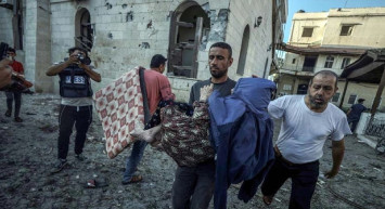 İsrail Han Yunus'a Hava Saldırısı Düzenledi: Çok Sayıda Şehit ve Yaralı Var