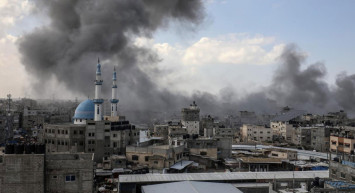 İsrail kana doymuyor:  Refah Sınır Kapısı’na saldırı başlattı!