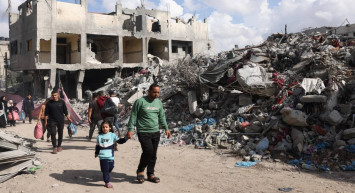 İsrail ordusu Gazze’deki okul ve evlere bomba yağdırdı: Çok sayıda ölü ve yaralı var