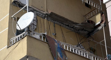 İstanbul Avcılar'da Bir Binanın Balkonu Çöktü! Vatandaşlar Panik Halinde