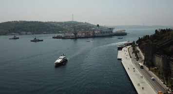 İstanbul Boğazı’nda 19 Mayıs hareketliliği: Yat yarışları sebebiyle gemi trafiği askıya alındı