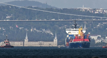 İstanbul Boğazı’nda gemi arızası: Trafik çift yönlü durduruldu
