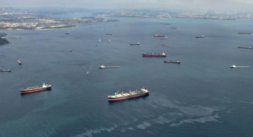 İstanbul Boğazı'nda korkutan görüntü: Kilometrelerce öteden göründü