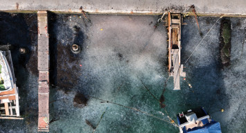 İstanbul Boğazı'nda tedirgin eden görüntü: Beyaza büründü