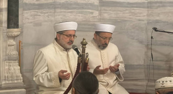 İstanbul camilerinde ‘Depremzede Anma ve Dua Programı’ gerçekleştirildi