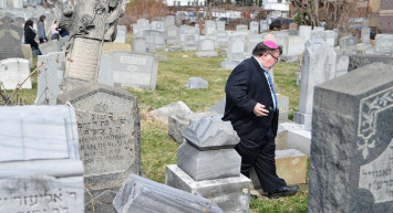 İstanbul Hasköy Yahudi Mezarlığı'nda akıl almaz saldırı! 36 mezar taşı kırıldı