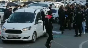 İstanbul Küçükçekmece Adliyesi önünde silahlı kava: 3 ölü, 4 yaralı