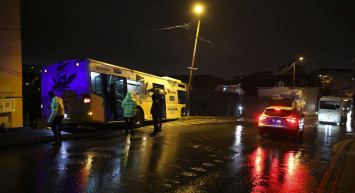 İstanbul güne kaza ile başladı: Beykoz'da İETT otobüsü araçlara çarptı