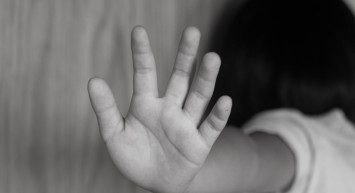 İstanbul Sarıyer'de iğrenç olay!  10 yaşındaki kız çocuğu, oto sanayi sitesinde uyuduğu sırada dükkana gelen müşterinin cinsel istismarına uğradı!