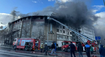İstanbul Sultangazi’de fabrika yangını: Çok sayıda ekip müdahale ediyor