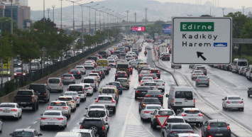 İstanbul Valiliği duyurdu: Bazı yollar trafiğe kapatıldı