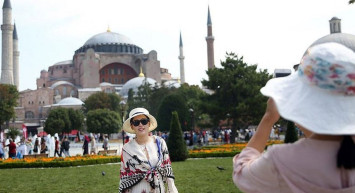 İstanbul Valisi duyurdu: İstanbul'a gelen turist sayısı yüzde 264 arttı