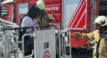 İstanbul'da 33 Katlı Binada Yangın Çıktı!