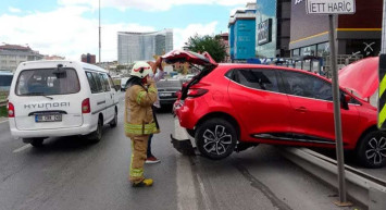 İstanbul'da akılalmaz kaza! Fren yerine gaza basınca başına gelmeyen kalmadı