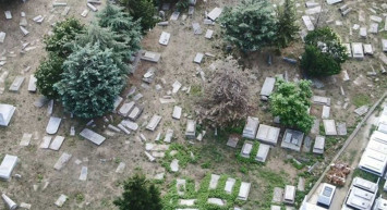 İstanbul'da akılalmaz olay! 81 mezarlığın mermer taşı kırılarak tahrip edildi, incelemeler başladı