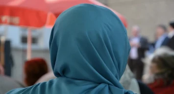 İstanbul'da Başörtülü Öğrenci Staj Yerine Alınmadı, Kolej Yetkilisine Hapis Cezası Verildi