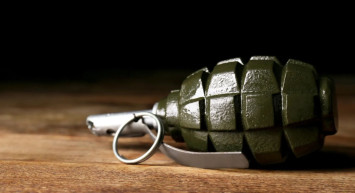 İstanbul’da el bombasıyla saldırı: İş yerlerinde hasar meydana geldi