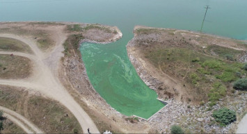 İstanbul’da görenleri şaşırtan manzara: Sular çekilince ortaya çıktı